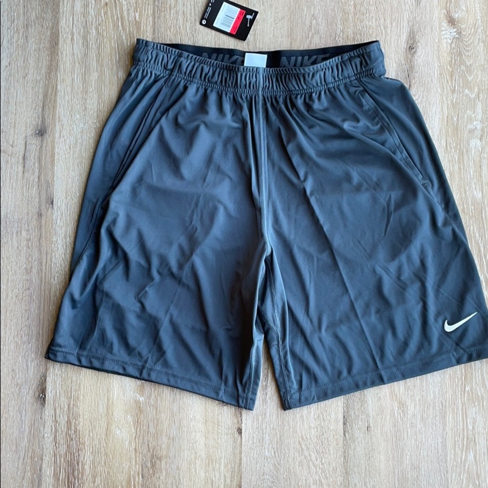 Nike Dri fit Athletic Shorts size Large dark gray